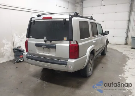 2009 Jeep Commander Sport z USA, uszkodzony, nr VIN 1J8HG48K49C501084